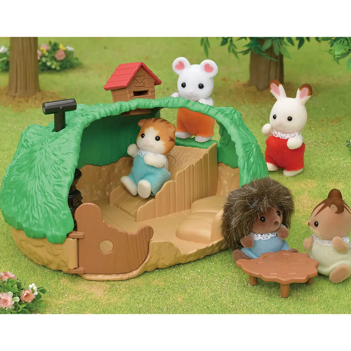 Baby Hedgehog Hideout by Sylvanian Families
