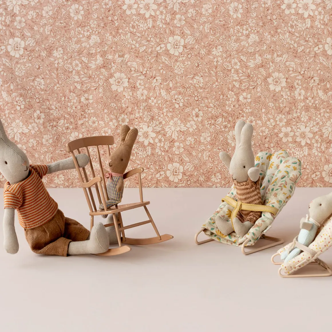 Babysitter Baby Mouse / Bunny Chair in Floral (Micro) by Maileg
