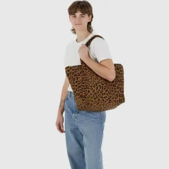 Cloud Bag in Leopard by Baggu
