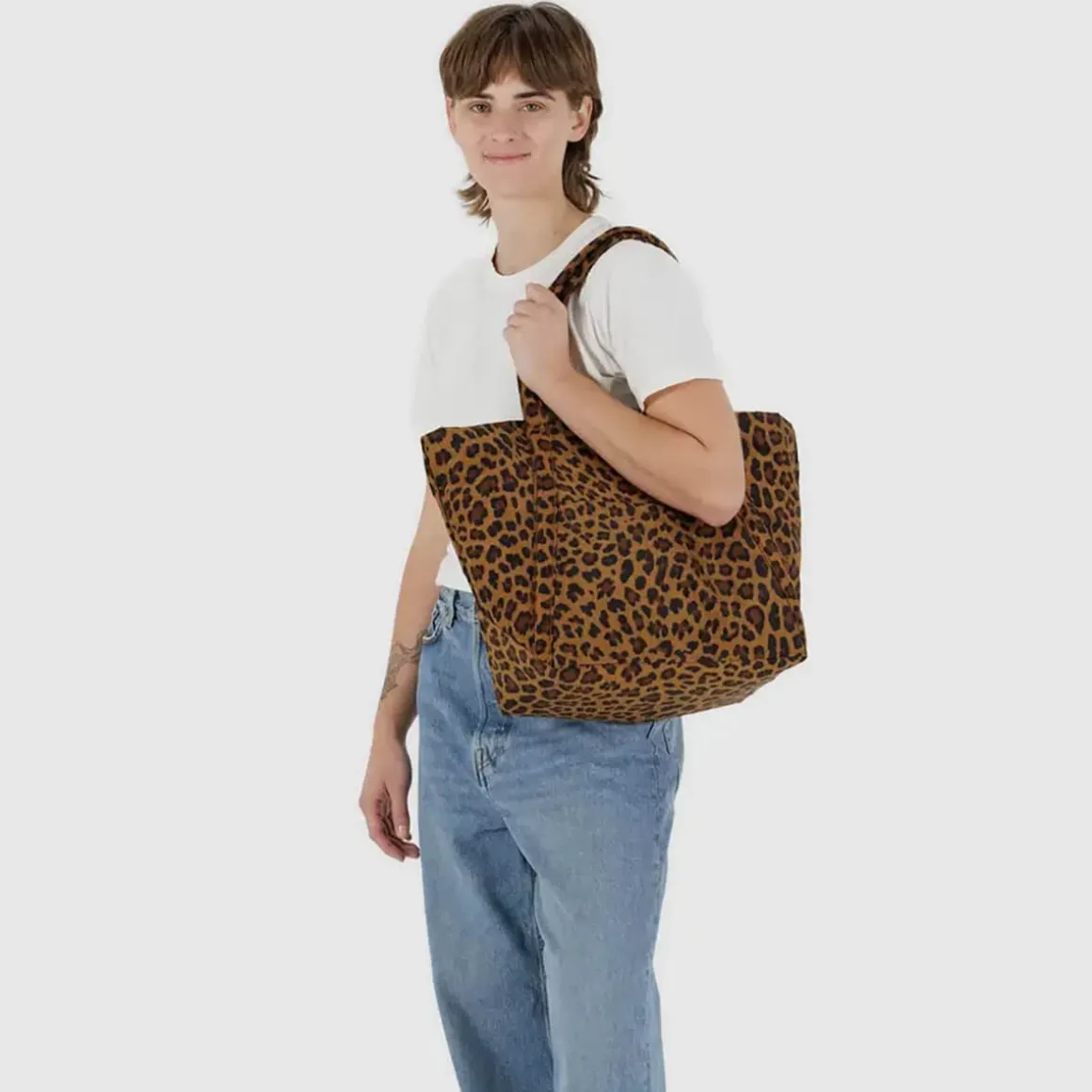 Cloud Bag in Leopard by Baggu