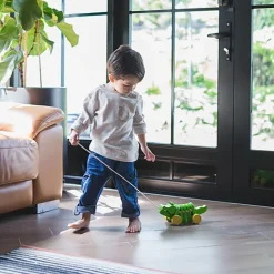 Dancing Alligator by PlanToys