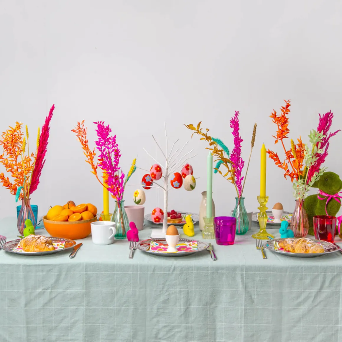 Easter Bunnies Decorations in Rainbow by Talking Tables