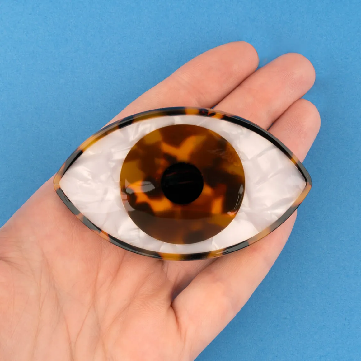 Eye Hair Claw in Brown by Coucou Suzette