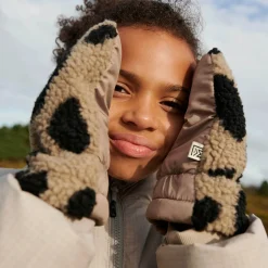 Grethe Pile Gloves in Mega Leo / Oat Mix by Liewood
