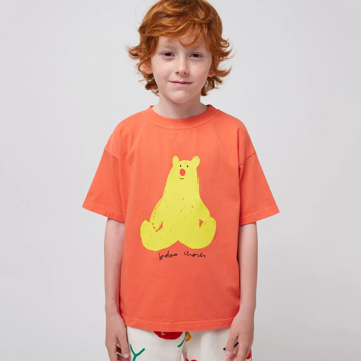 Hug Me Bear T-Shirt in Red by Bobo Choses