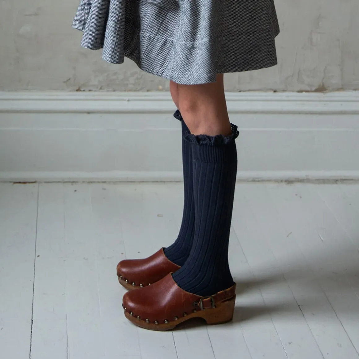 Josephine Lace Trim Ribbed Knee High Socks in Pierre de Volvic by Collegien