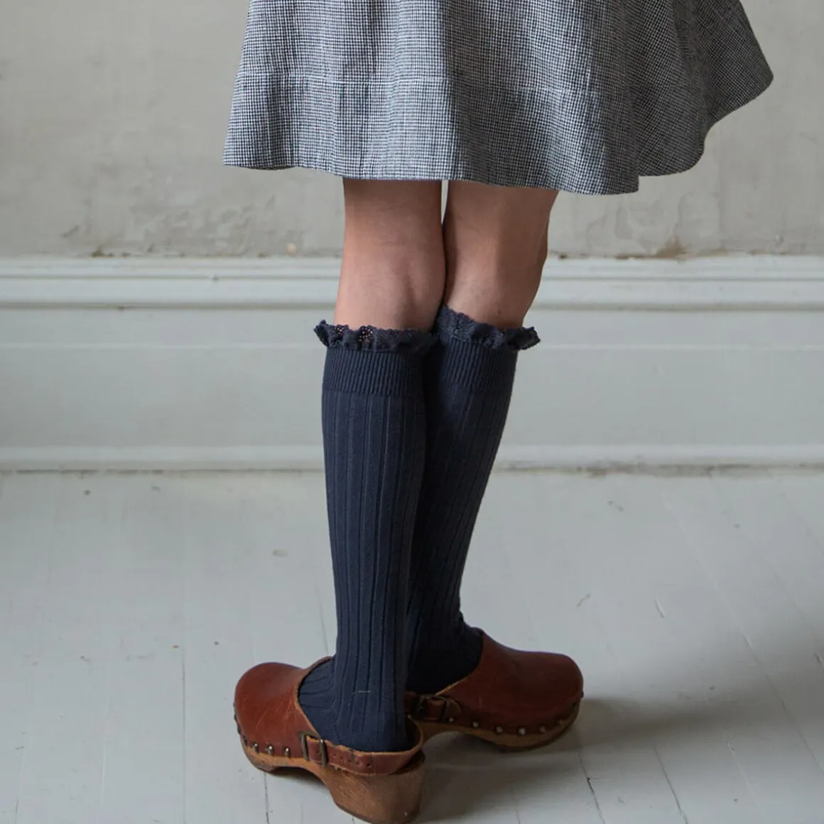Josephine Lace Trim Ribbed Knee High Socks in Pierre de Volvic by Collegien