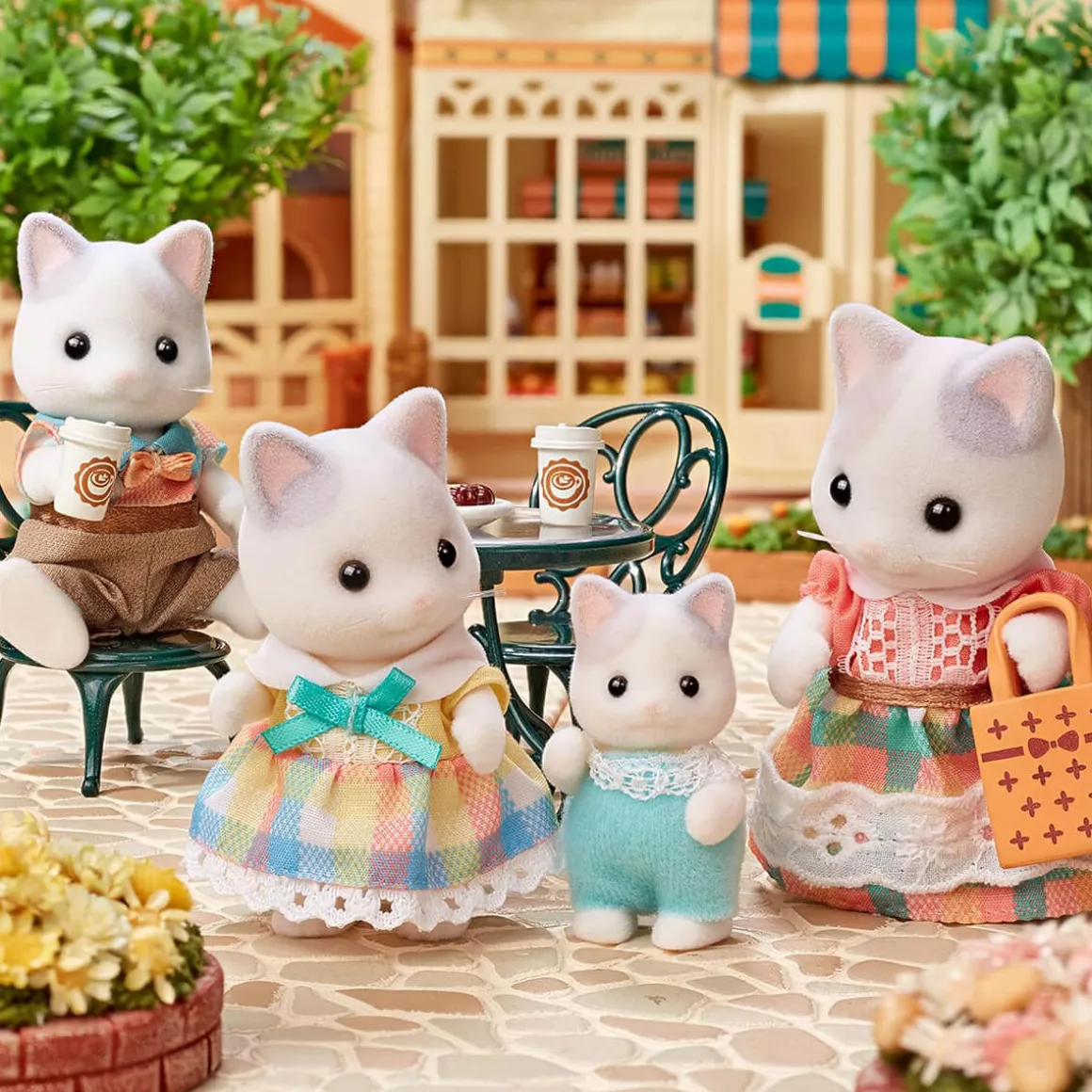 Latte Cat Family by Sylvanian Families