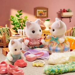 Latte Cat Family by Sylvanian Families