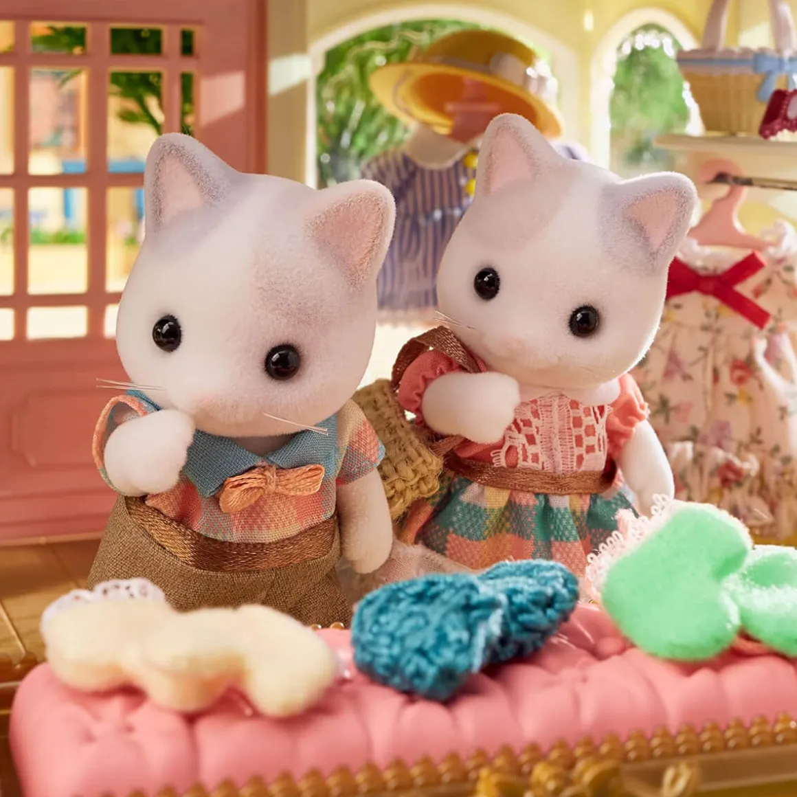 Latte Cat Family by Sylvanian Families