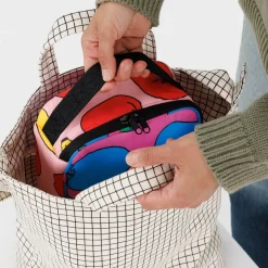 Lunch Box in Apples & Bananas by Baggu