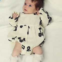 Note AOP Muslin Baby Body in White by Mini Rodini