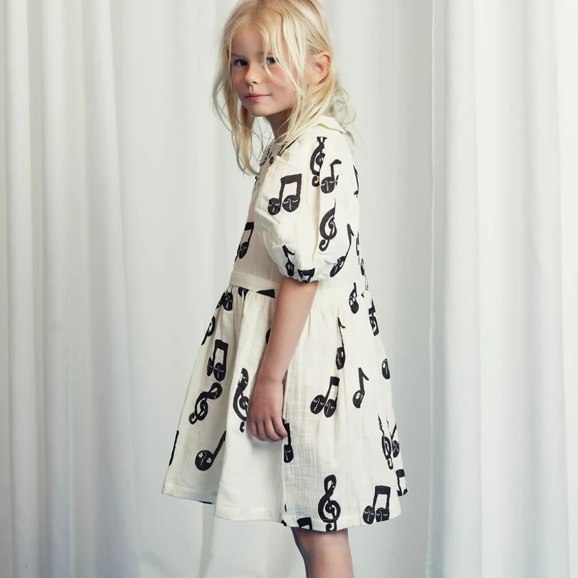 Note AOP Muslin Dress in White by Mini Rodini