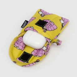 Puffy Earbuds Case in Mini Puffer Snoopy by Baggu