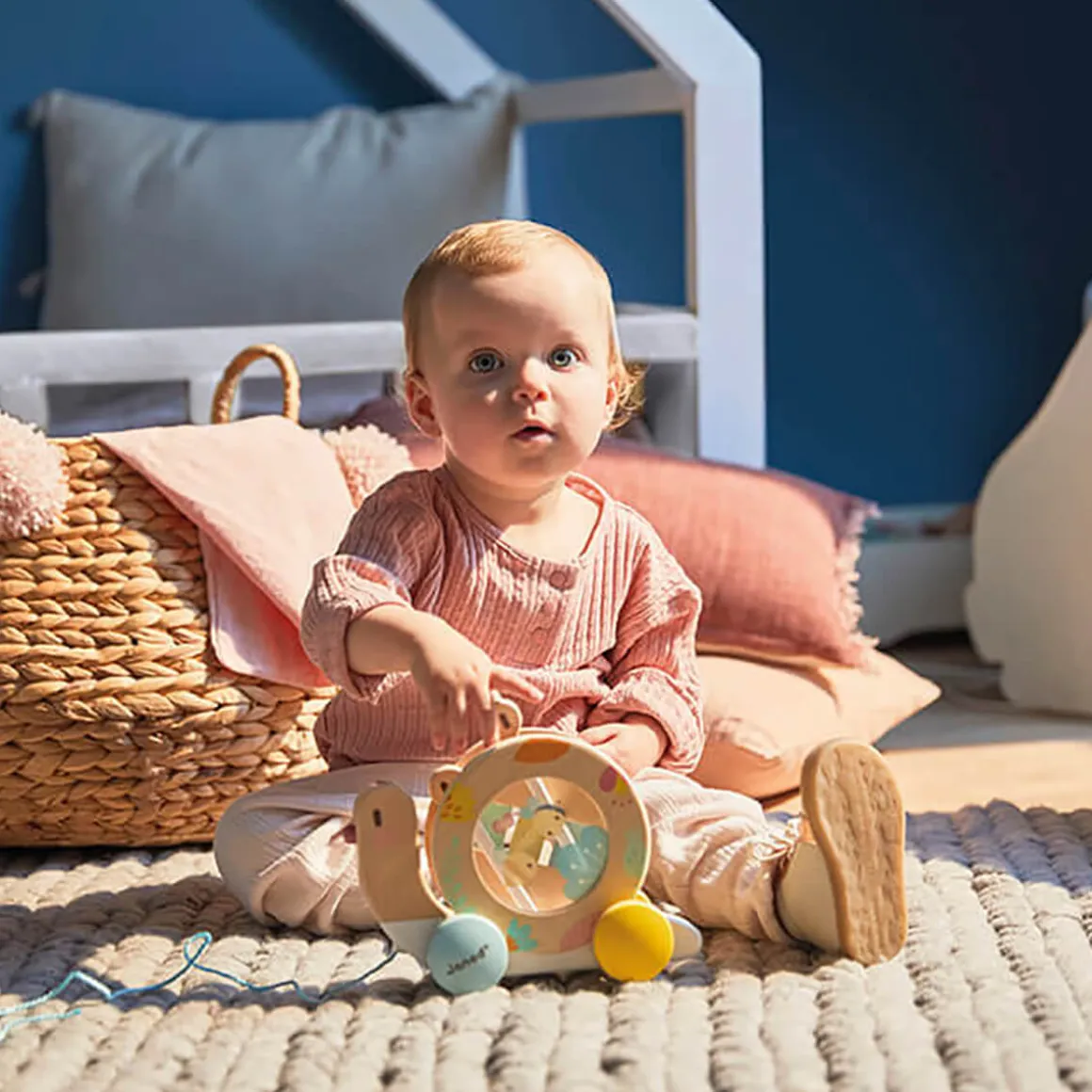 Pure Pull-Along Snail by Janod