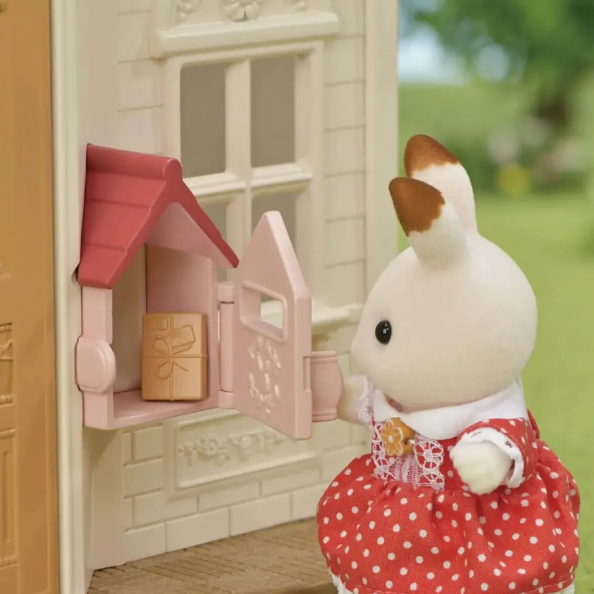 Red Roof Cosy Cottage by Sylvanian Families
