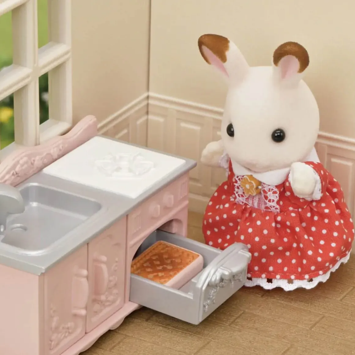 Red Roof Cosy Cottage by Sylvanian Families