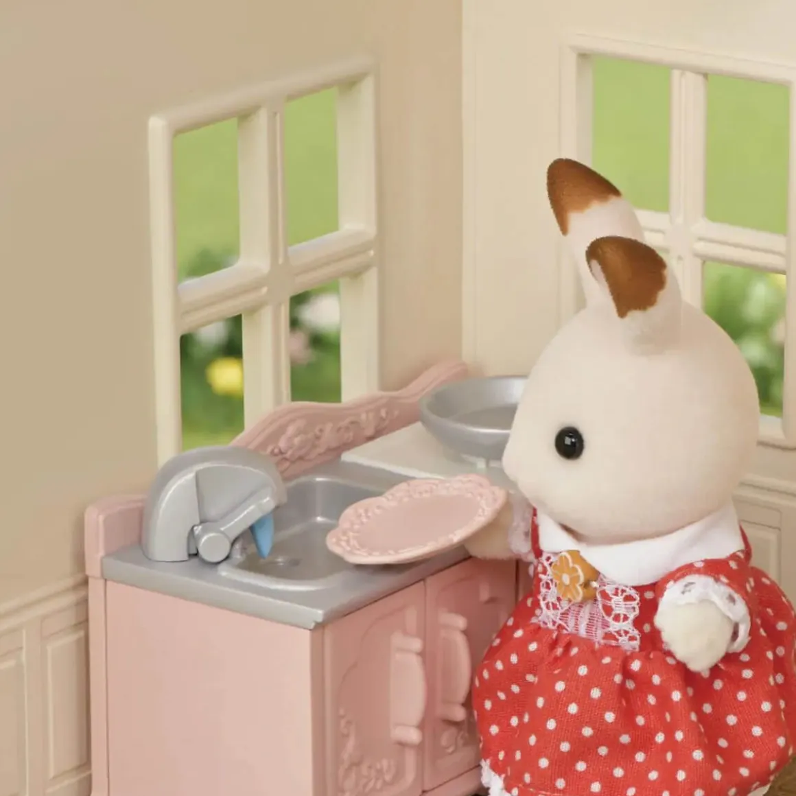 Red Roof Cosy Cottage by Sylvanian Families