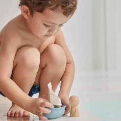 Sailing Boat with Walrus by PlanToys