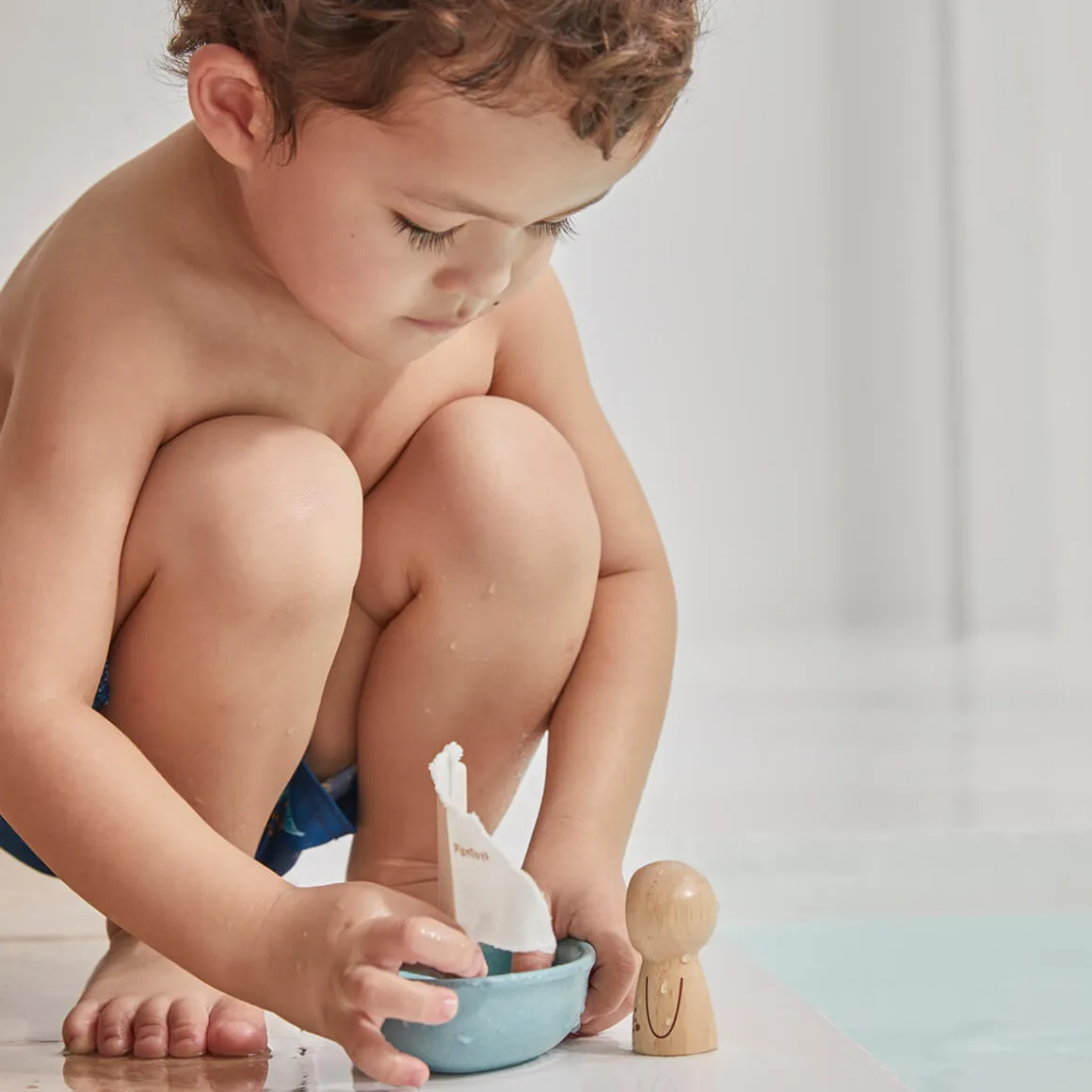 Sailing Boat with Walrus by PlanToys