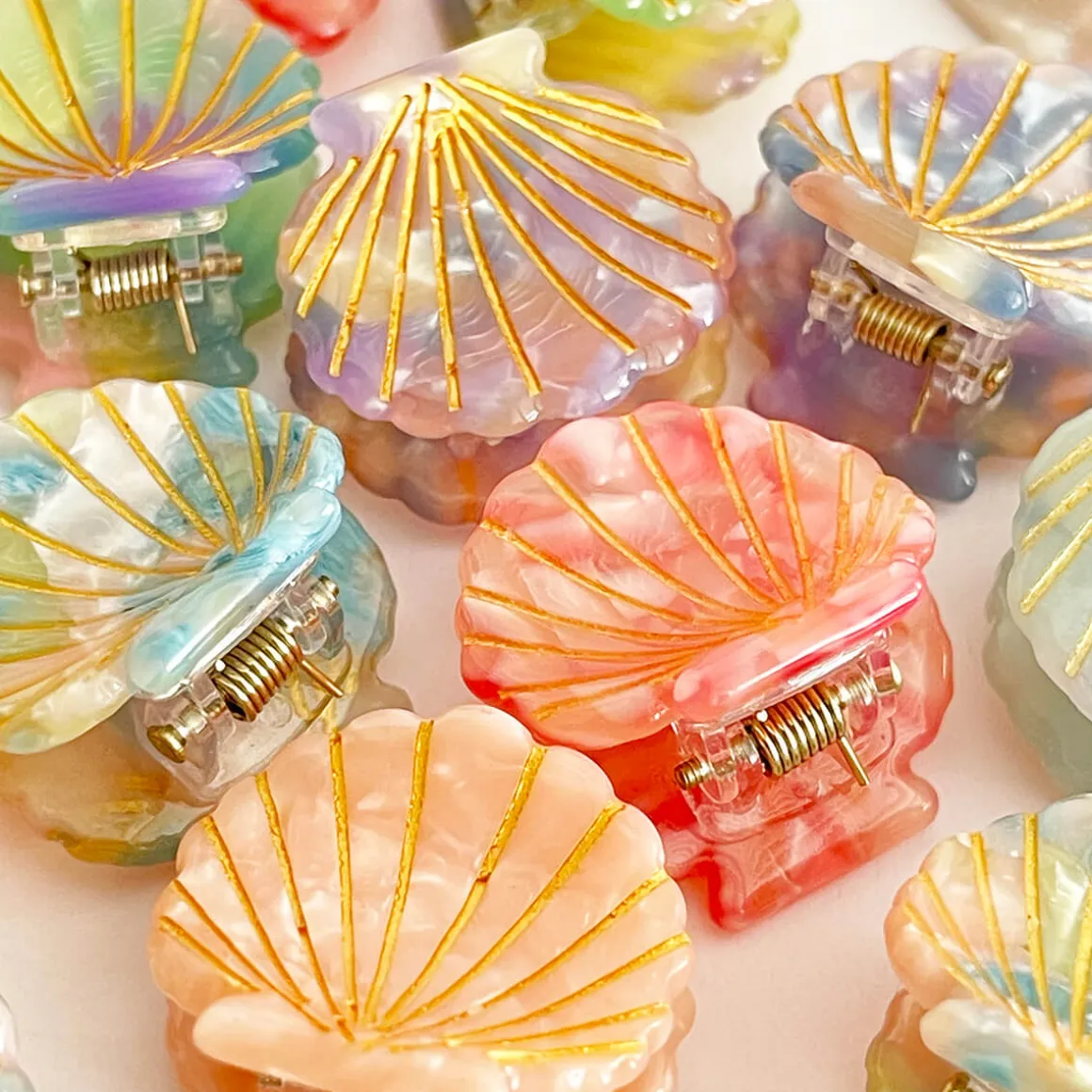 Shell Mini Hair Claw (2cm) in Various Colours by Hello Sakura