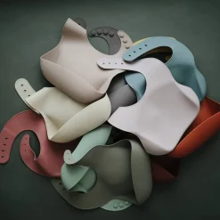 Silicone Baby Bib in Blush by Mushie