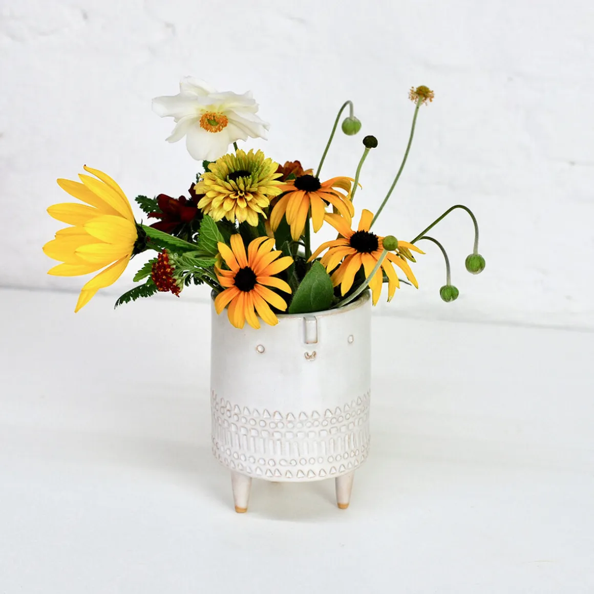 Small Tripod Planter Pot in White Stamped by Atelier Stella