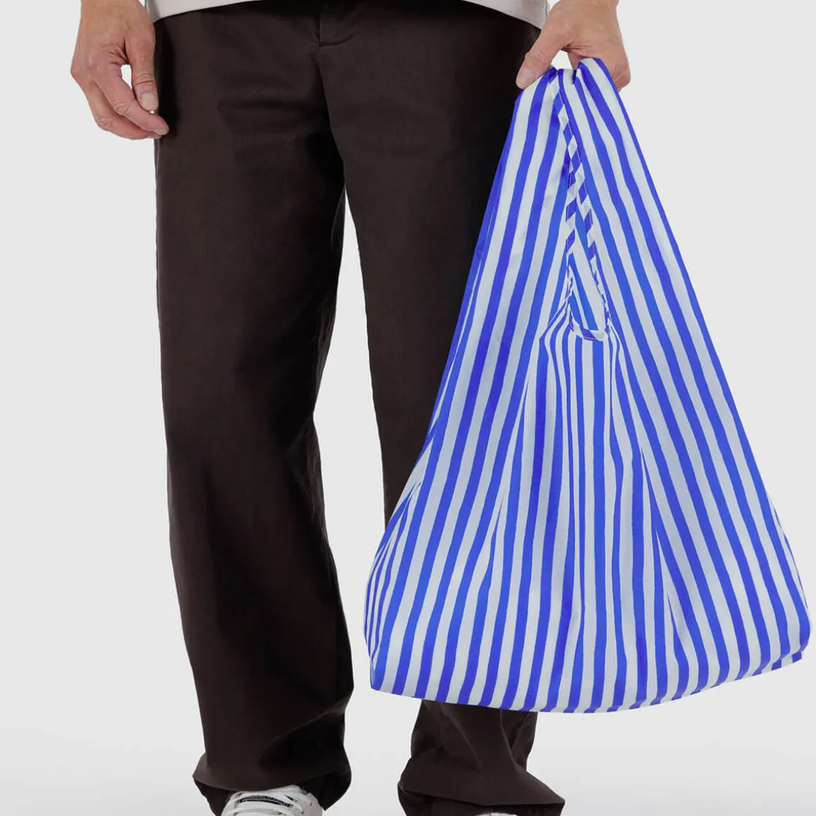 Standard Bag in Blue Painted Stripe by Baggu