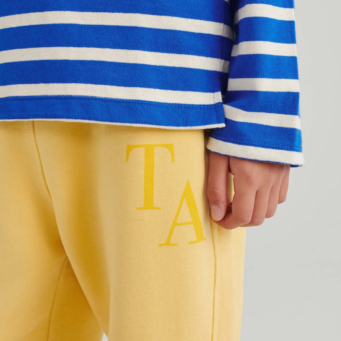 Sweatpants nº01 in Golden Haze by True Artist