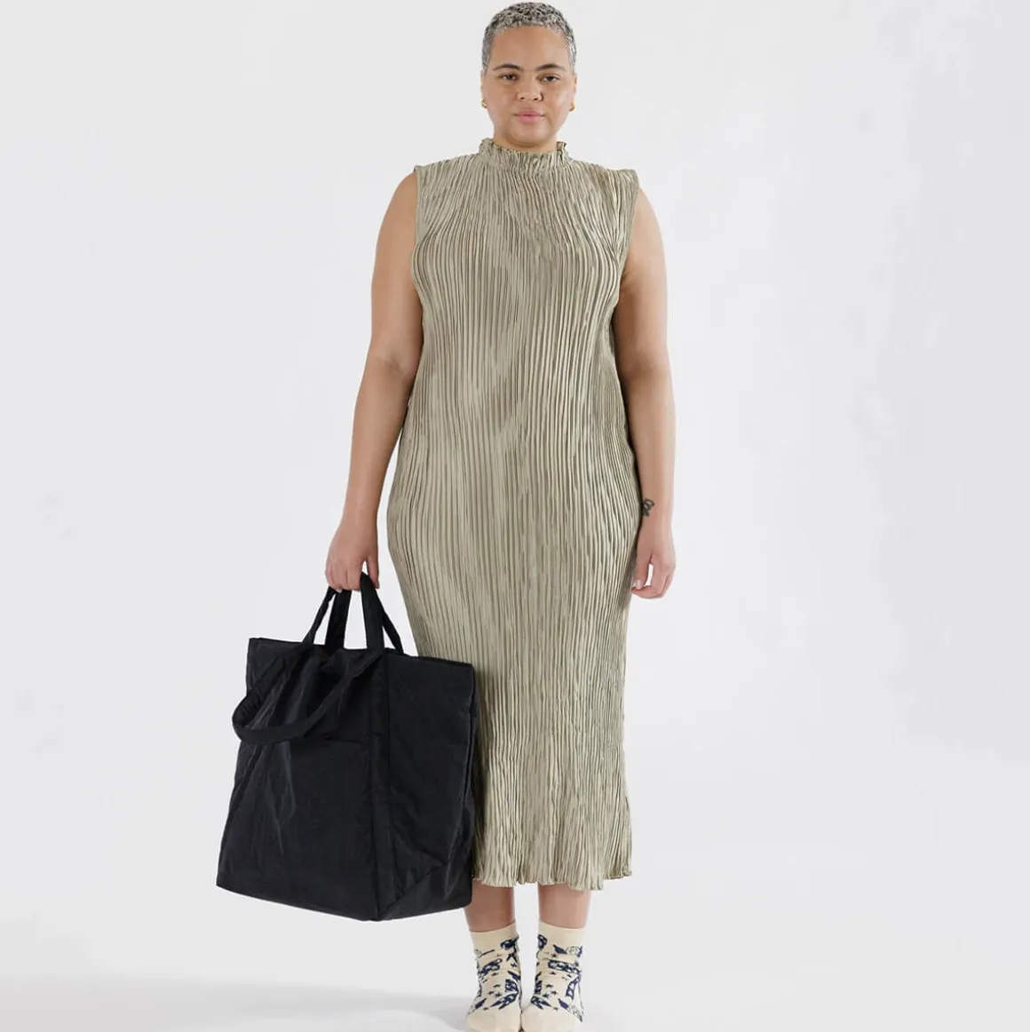 Travel Cloud Bag in Black by Baggu